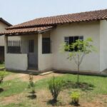 Casa brasileira em bairro residencial para guia sobre calcular custo real de morar antes de alugar ou comprar