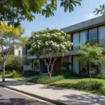 Casa residencial brasileira moderna para comparação de compra ou aluguel de imóvel