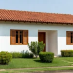 Casa brasileira bem conservada ilustrando cálculo de manutenção anual de imóvel