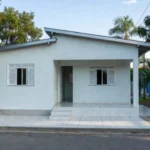 Casa brasileira com benfeitorias e reformas visíveis antes da venda do imóvel