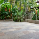 Piso antiderrapante para área externa em residência brasileira