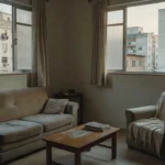 Apartamento residencial brasileiro simbolizando substituição de fiança sem sair do imóvel